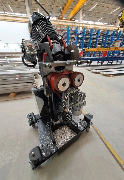 ABM-50 DD Vario &mdash; важкий самохідний фаскознімач UKS-0773-10-40-02-0 фото