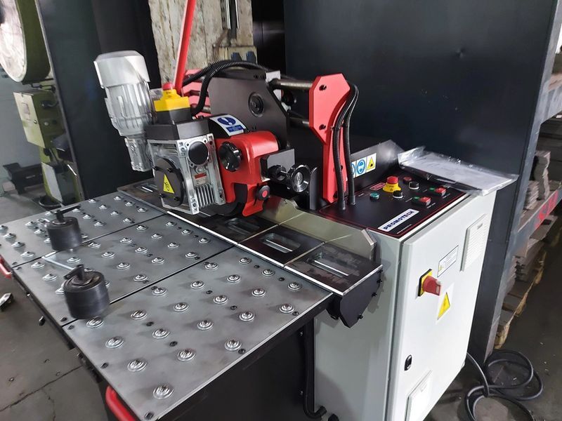 SBM-500 &mdash; стационарный фаскосниматель UKS-0573-10-00-00-0 фото